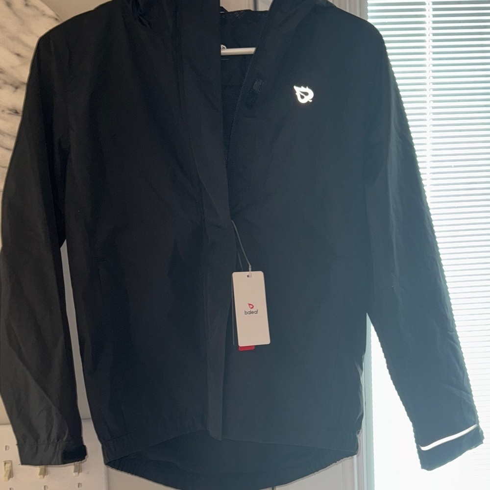 Boys Baleaf NWT Black Lightweight Jacket size medium